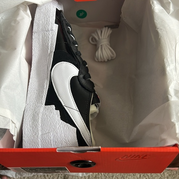Men’s Nike x Sacai Blazer Low White/Black Patent Leather Size 12 Dead Stock - Picture 9 of 11
